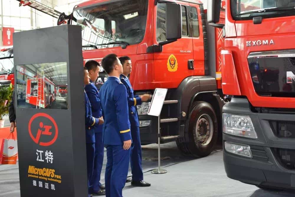 湖北江南汽車(chē)攜德國(guó)曼大流量壓縮空氣泡沫消防車(chē)及國(guó)六?新品亮相北京國(guó)際消防展！